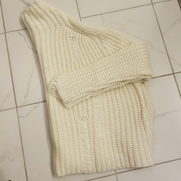 Umgee distressed sweater - Picture 6 of 7